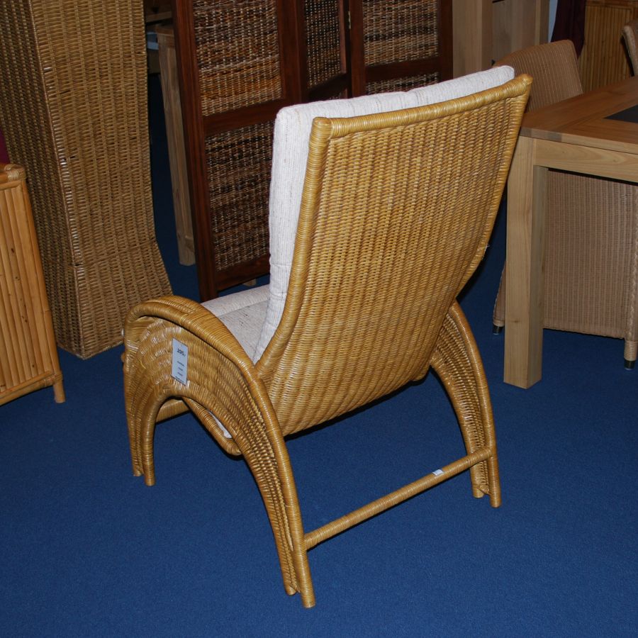 Mm twaalf Verspilling Rotan Young fauteuil. Deze rotan stoel met stalen frame is zeer sterk.  Online bij de rotan speciaalzaak.De rotanstoel is super sterk en exclusief.